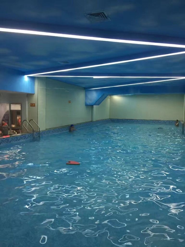 麻城星光100健身馆游泳池